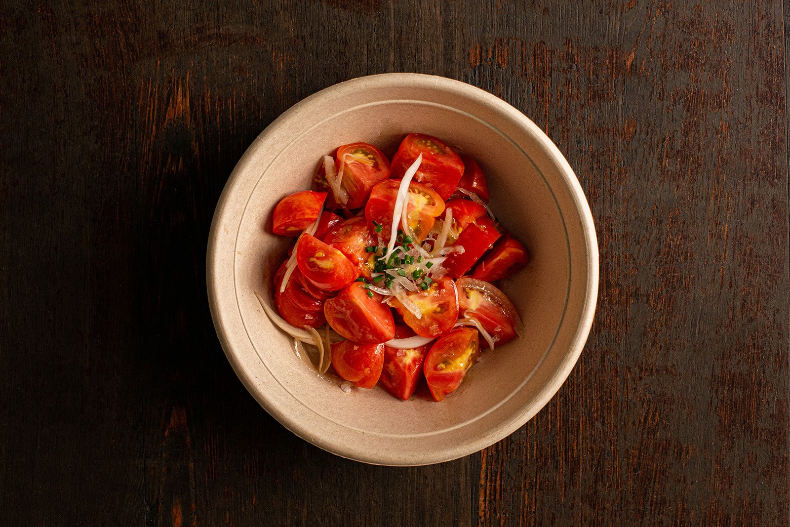 Ensalada de tomate y cebolleta